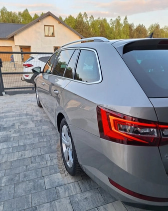 Skoda Superb cena 60900 przebieg: 254100, rok produkcji 2016 z Miasteczko Śląskie małe 596